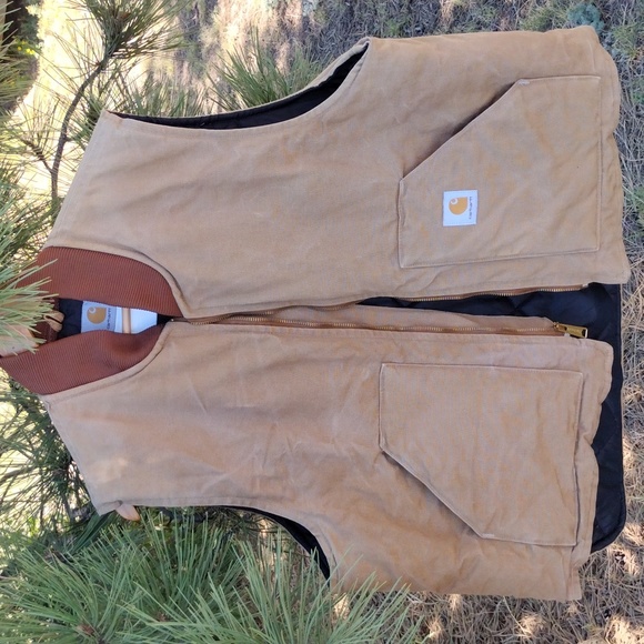 Carhartt Insulated Vest. - Picture 7 of 7